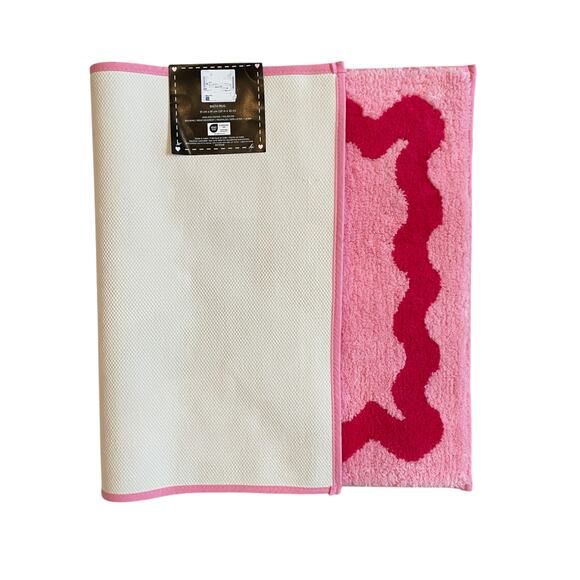 Betsey Johnson Pink Coquette Bath Mat 20x32 Plush Non-Slip Accent Rug NEW - Picture 3 of 7